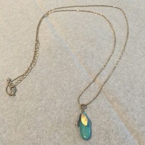 Gold chained necklace with turquoise stone! ❤️