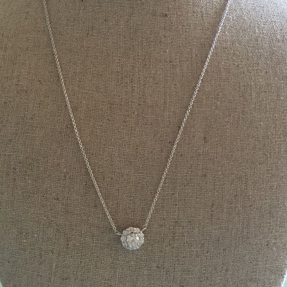 Floral 3-D Design Necklace. - Picture 3 of 3