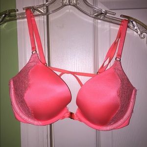 Victoria's Secret coral bra. Never worn, with tags