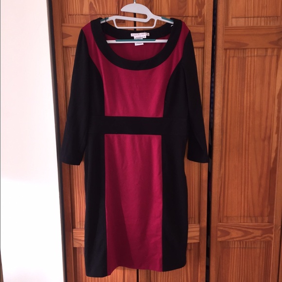 Maggy London Red and black color block dress! EUC