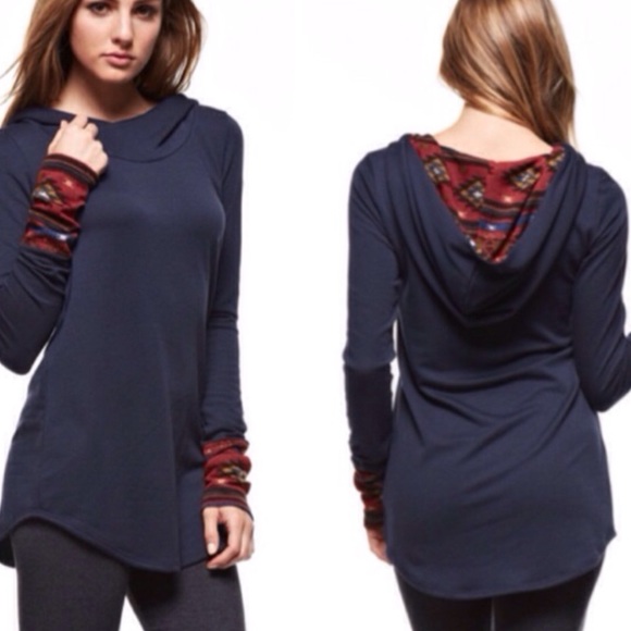 Tops - SALE TODAY!❤️TRIBAL PRINT HOODED TOP!👠