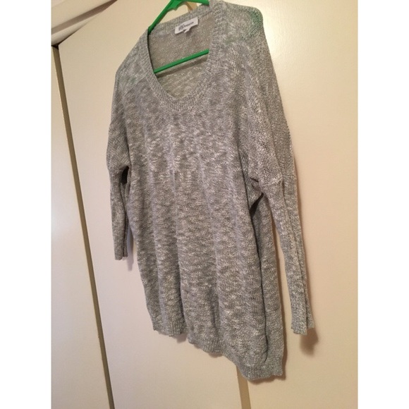 Stylish sweater - Picture 3 of 4