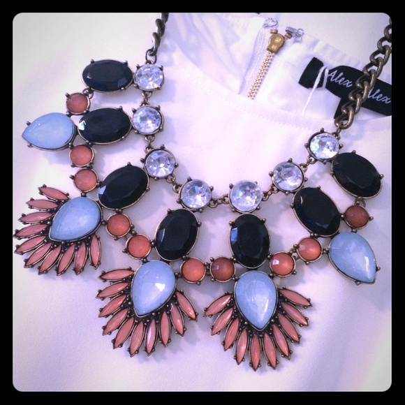 Statement necklace