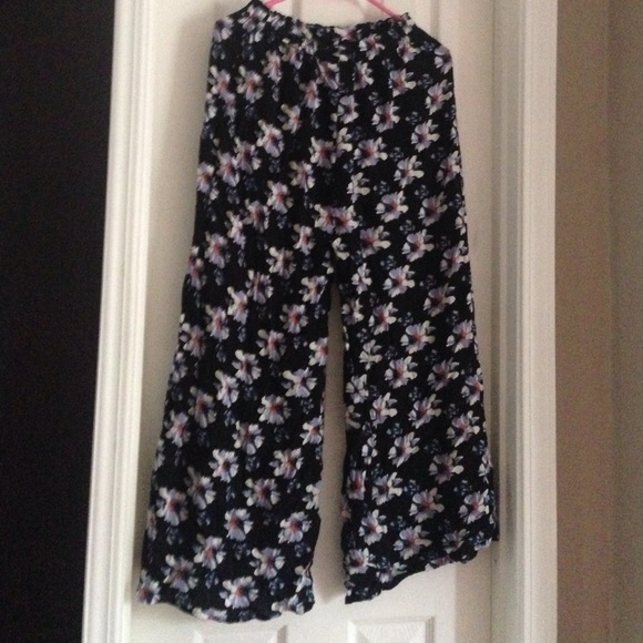 Floral palazzo pants🌺