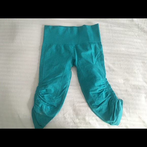 Lululemon ebb to the street crops