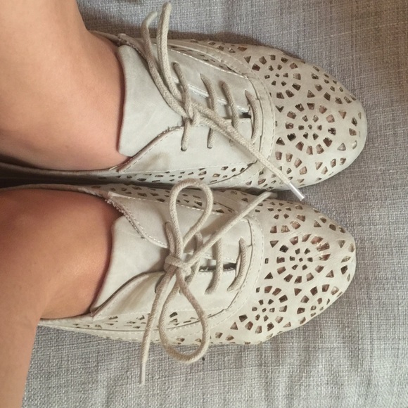 Tennis Shoes