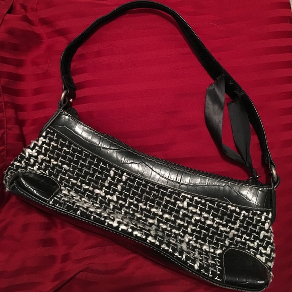 Black/white tweed & patent texture leather handbag - Picture 2 of 4