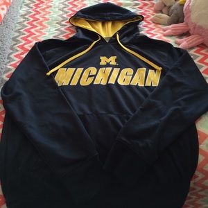 Medium performance wear university of MI hoodie