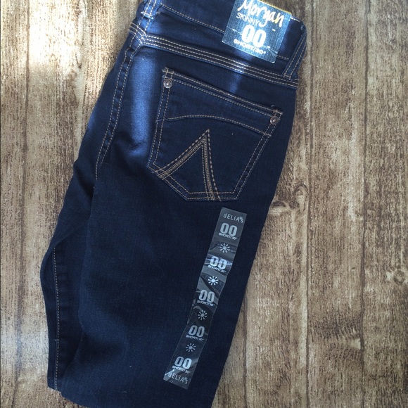 Delias NWT skinny jeans 00