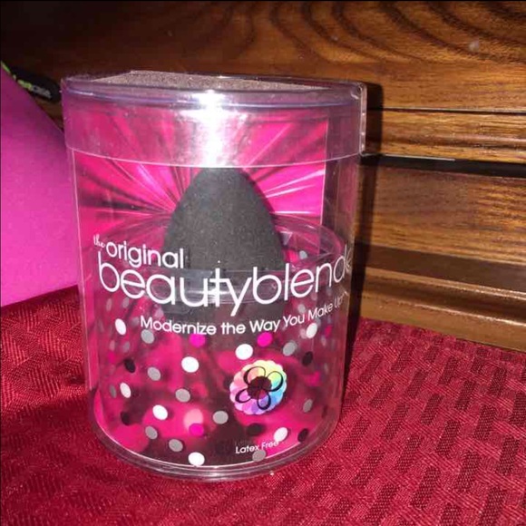 🚫SOLD🚫Black pro beauty blender