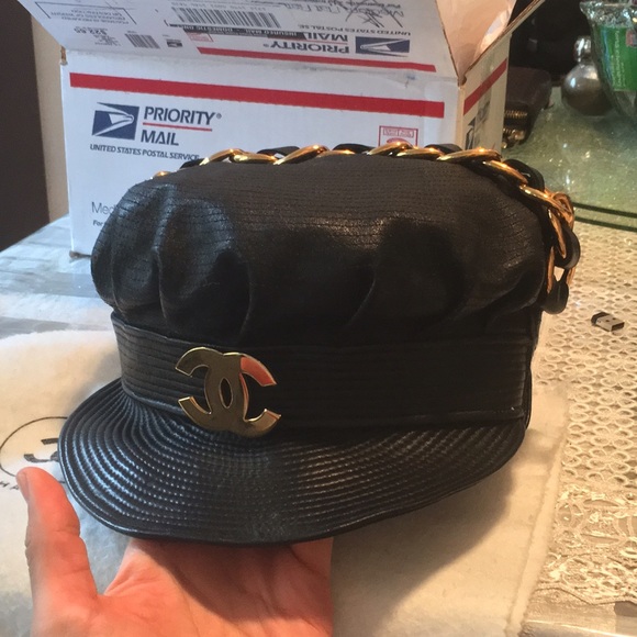RAREST CHANEL BIKER HAT 1991' RUNWAY COLLECTION - Picture 6 of 7