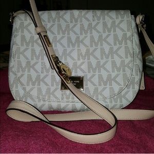 Michael kors crossbody