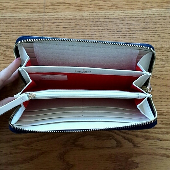 New Kate Spade Westchester Forever Stripes Wallet - Picture 2 of 4