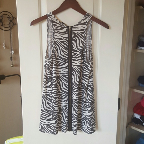 Zebra Print Top - Picture 2 of 3
