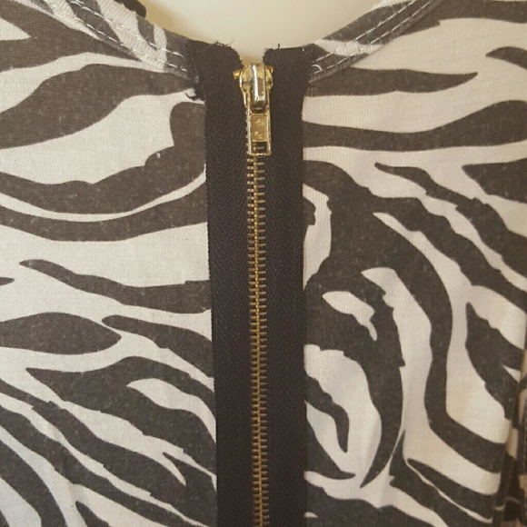 Zebra Print Top - Picture 3 of 3