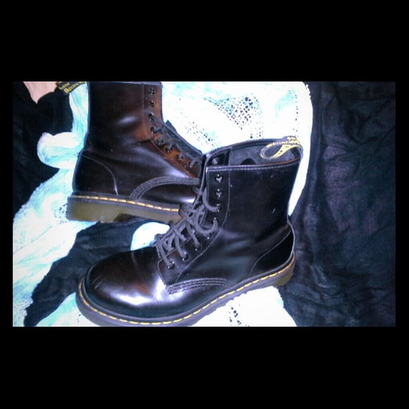 THE ORIGINAL DR. MARTEN'S