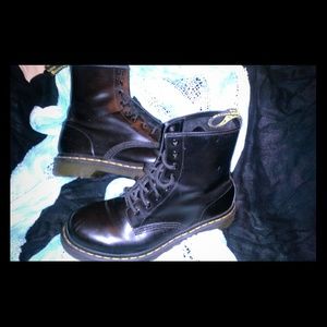 THE ORIGINAL DR. MARTEN'S