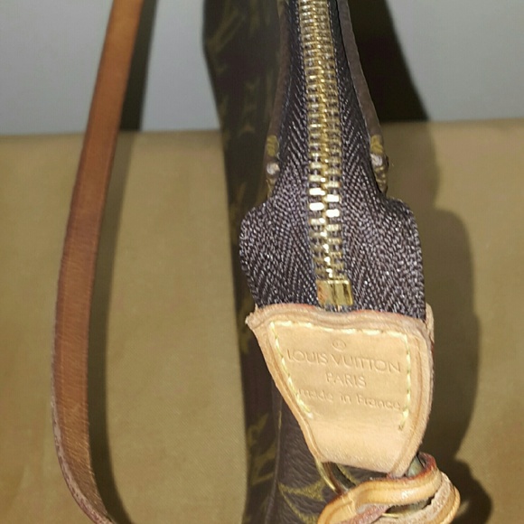 🚫SOLD Authentic Louis Vuitton Pouchette with - Picture 3 of 4