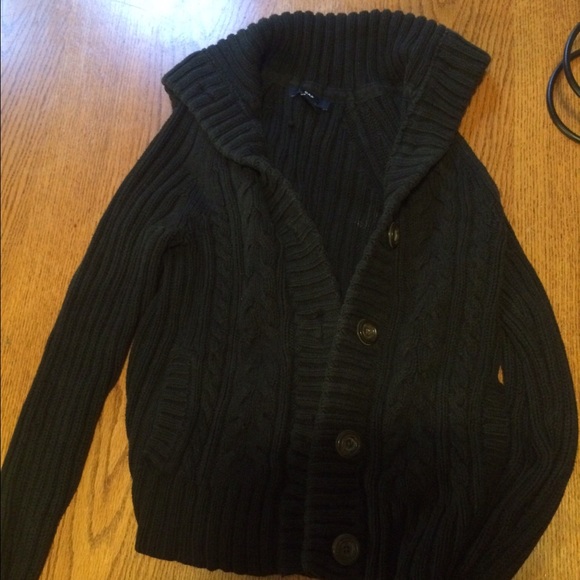 Gap sweater