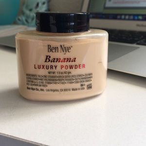 Ben Nye Banana Luxury Powder