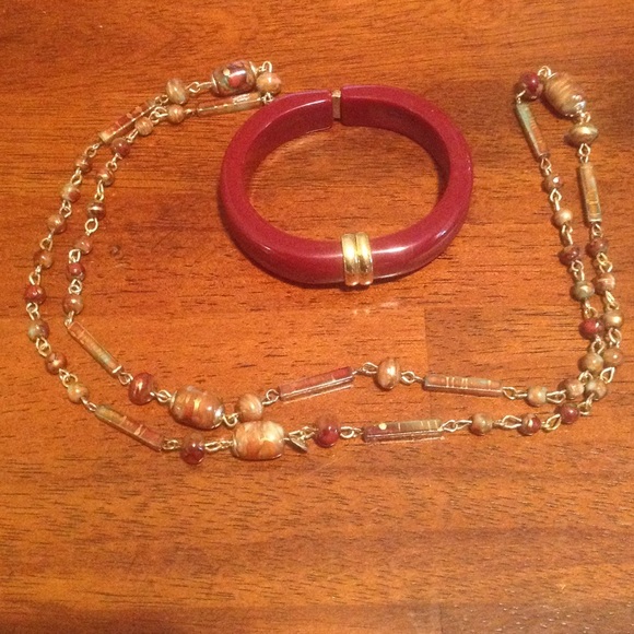 Bracelet and necklace set