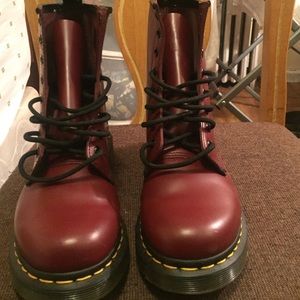Dr. Martens 8 eyelet 1460 boot