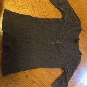 Express quartered sleeved top