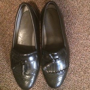 MENS BLACK SIZE 91/2 DRESS SHOES