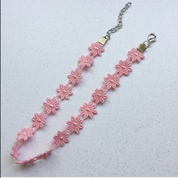 Pastel pink dainty daisy choker