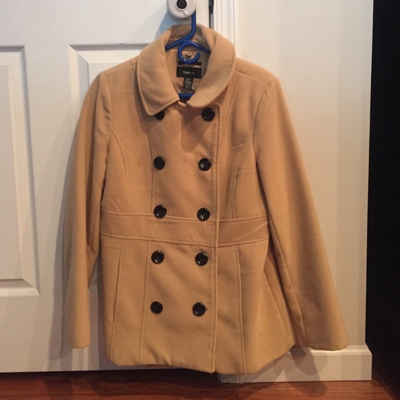 New never worn pea coat with detachable hood