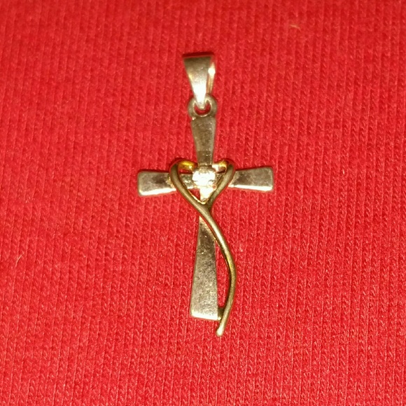 Cross pendant with heart and diamond