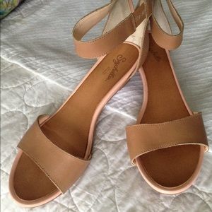 Tan Seychelles sandals