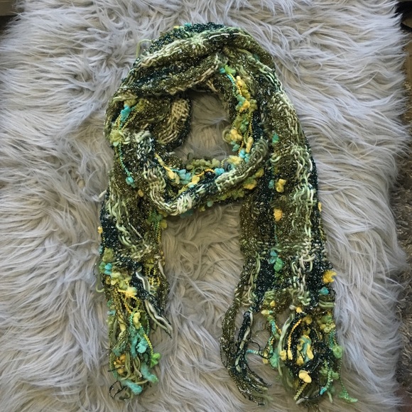 Green scarf ๐๐๐ - Picture 3 of 3