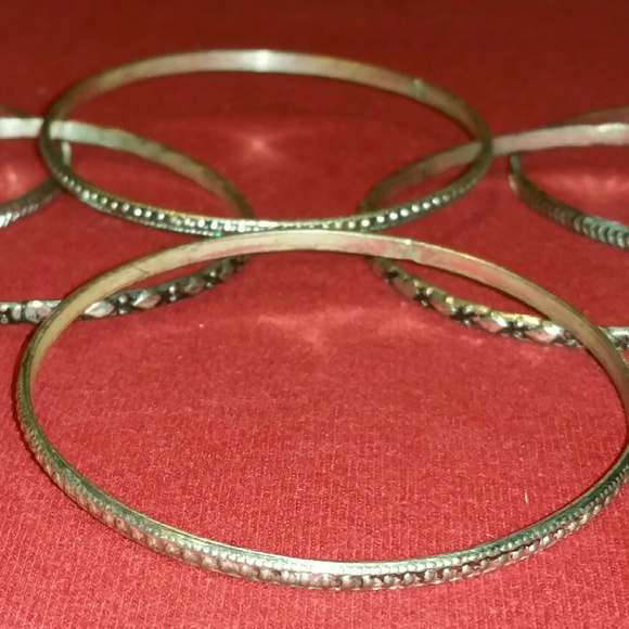 Set of 6 bangles