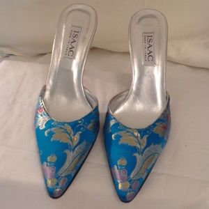 ISAAC MIZRAHI Slide On Asian Satin Heel - NEW