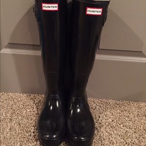 Woman's Black High Gloss Tall Hunter Boots