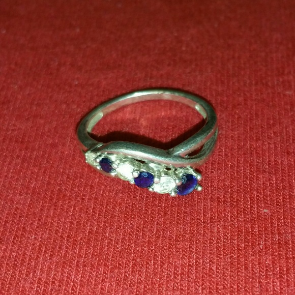 Sapphire and diamond ring