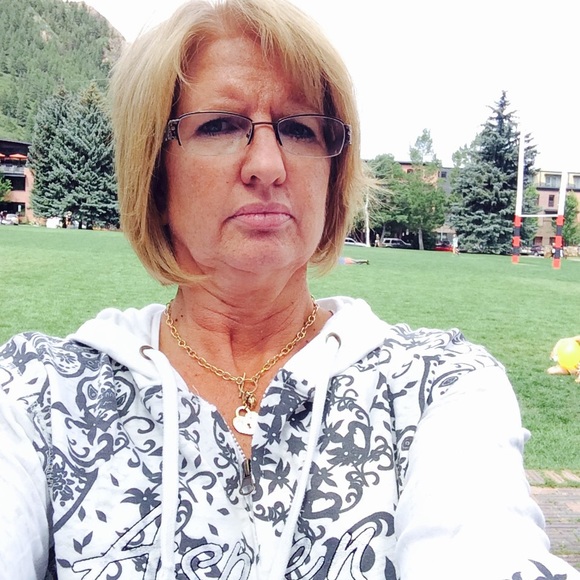 Meet your Posher, Ronda - Picture 1 of 1
