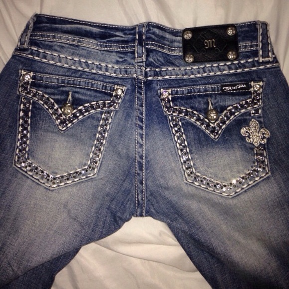 ❌SOLD❌Ladies Miss Me Jeans - Picture 2 of 4