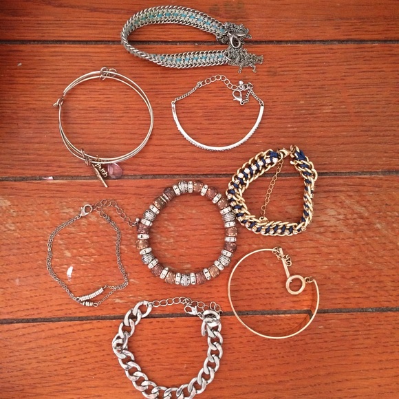 8 bracelets