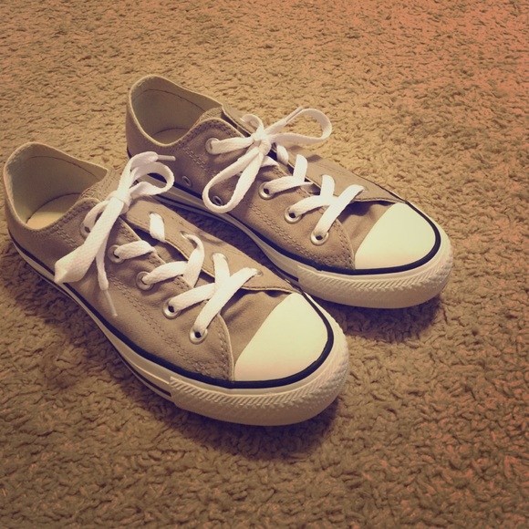 Grey Converse size 6