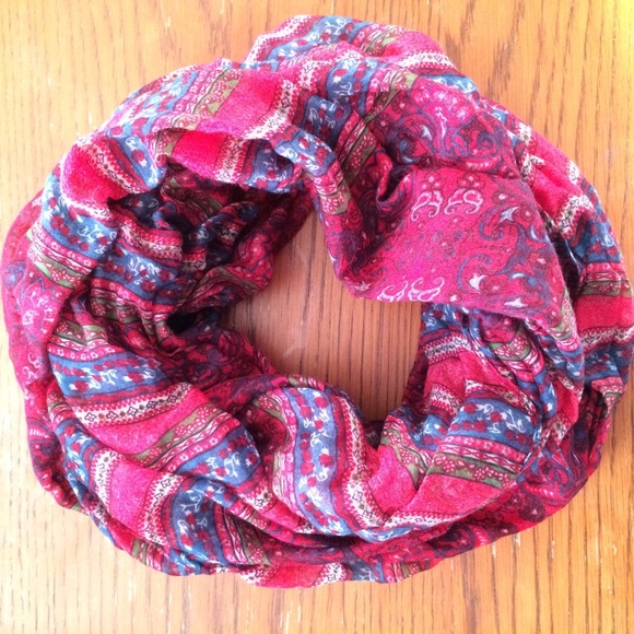 Infiniti scarf