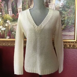 💖WINTER WHITE SWEATER💖