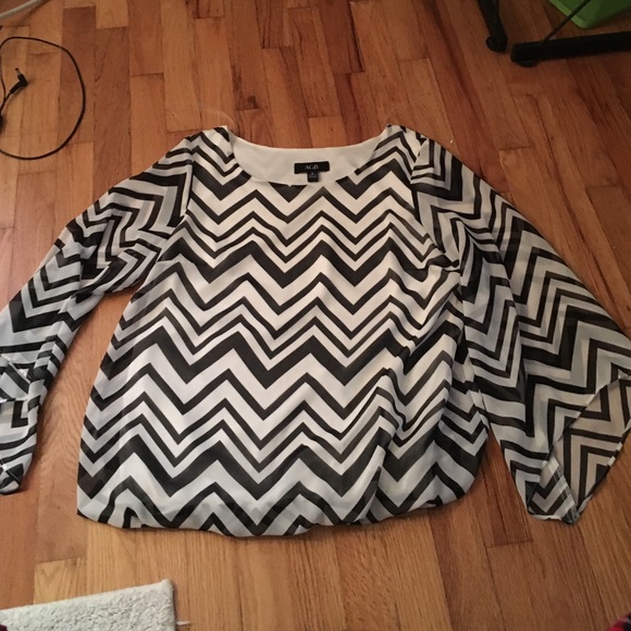 AGB shirt size medium