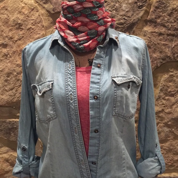 Rock & Republic Tops - 💥SATURDAY SALE💥Rock & Republic" denim button-up