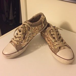 👟Gold Sequin Aldo gym shoes!!!👟