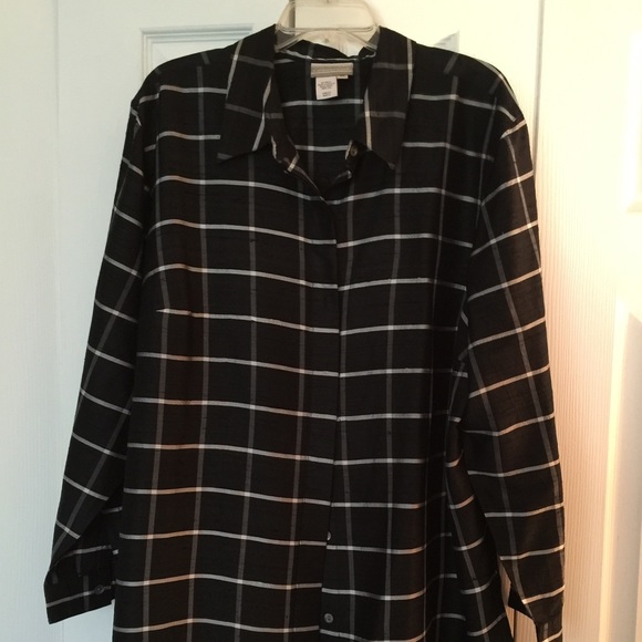 Beautiful silk blouse. 🌸 Size 2X TTS. Perfect!