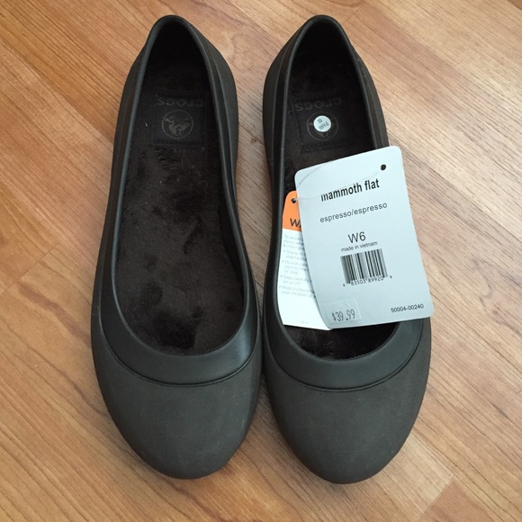 Brand NEW with tags Crocs flat