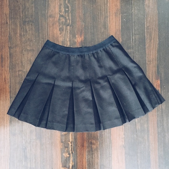 Vintage black pleated cheerleader tennis skirt