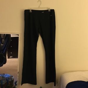 DRY FIT NIKE YOGA PANTS😍